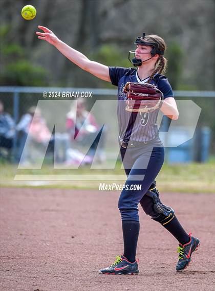 Thumbnail 1 in Green Forest vs Jasper (Big Cat Classic) photogallery.