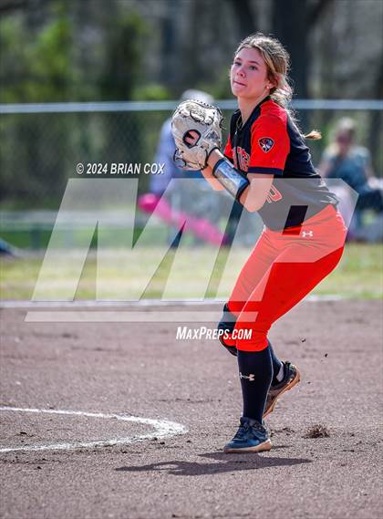 Thumbnail 1 in Green Forest vs Jasper (Big Cat Classic) photogallery.