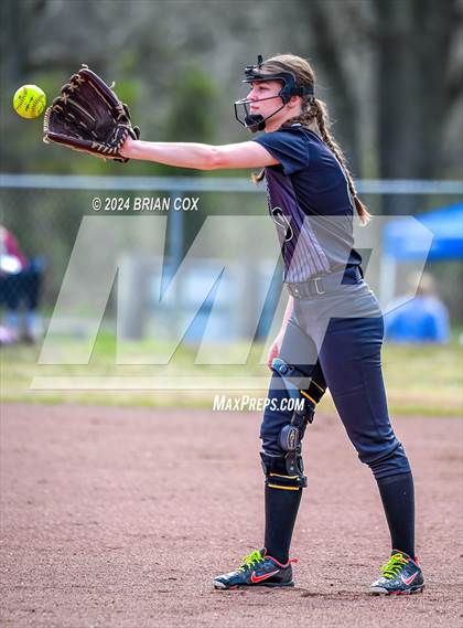 Thumbnail 2 in Green Forest vs Jasper (Big Cat Classic) photogallery.