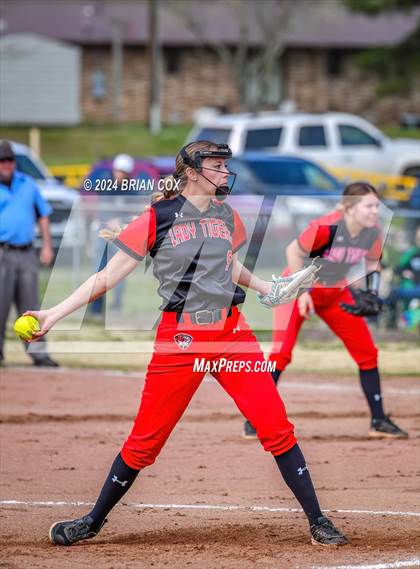 Thumbnail 2 in Green Forest vs Jasper (Big Cat Classic) photogallery.