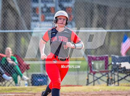 Thumbnail 3 in Green Forest vs Jasper (Big Cat Classic) photogallery.