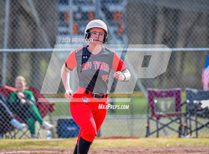 Thumbnail 2 in Green Forest vs Jasper (Big Cat Classic) photogallery.