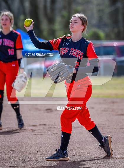 Thumbnail 2 in Green Forest vs Jasper (Big Cat Classic) photogallery.