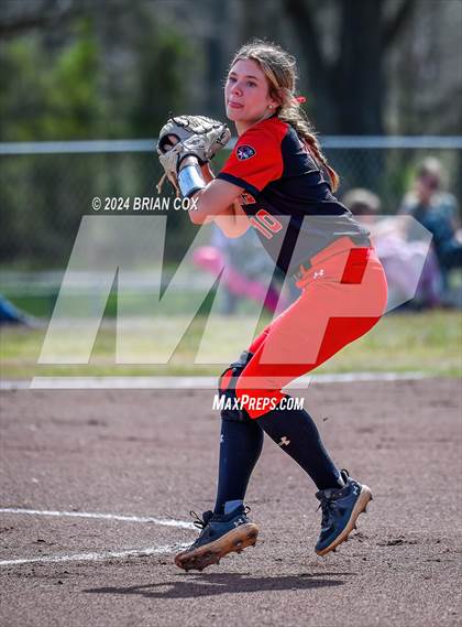 Thumbnail 2 in Green Forest vs Jasper (Big Cat Classic) photogallery.