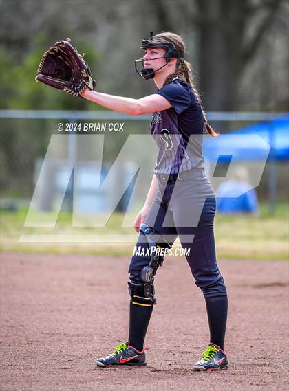 Thumbnail 1 in Green Forest vs Jasper (Big Cat Classic) photogallery.