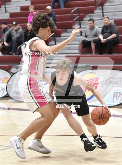 Thumbnail 2 in Spring Creek vs. Rancho Mirage (Rancho Mirage Holiday Invitational) photogallery.