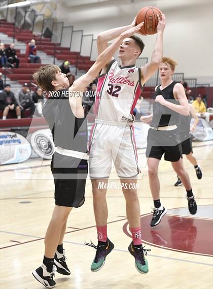 Thumbnail 3 in Spring Creek vs. Rancho Mirage (Rancho Mirage Holiday Invitational) photogallery.