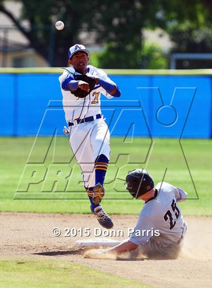 Thumbnail 3 in Harvard-Westlake @ Bishop Amat photogallery.