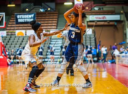 Thumbnail 1 in Independence vs. Bakersfield (CIF CS D2 Final) photogallery.