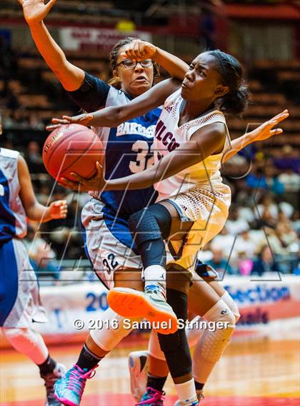 Thumbnail 3 in Independence vs. Bakersfield (CIF CS D2 Final) photogallery.