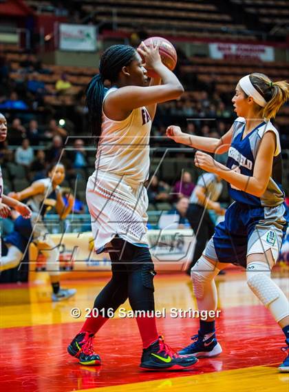Thumbnail 2 in Independence vs. Bakersfield (CIF CS D2 Final) photogallery.