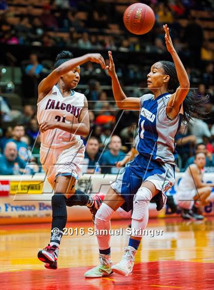 Thumbnail 3 in Independence vs. Bakersfield (CIF CS D2 Final) photogallery.