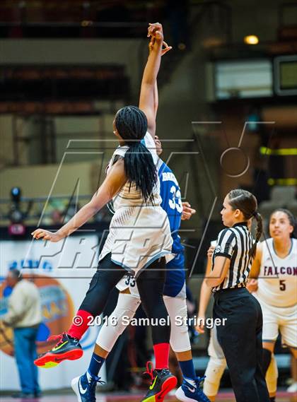Thumbnail 3 in Independence vs. Bakersfield (CIF CS D2 Final) photogallery.