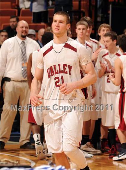 Thumbnail 2 in Classical Magnet vs Valley Regional (CIAC Class S Final) photogallery.