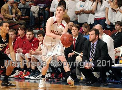 Thumbnail 3 in Classical Magnet vs Valley Regional (CIAC Class S Final) photogallery.