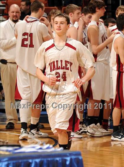 Thumbnail 2 in Classical Magnet vs Valley Regional (CIAC Class S Final) photogallery.
