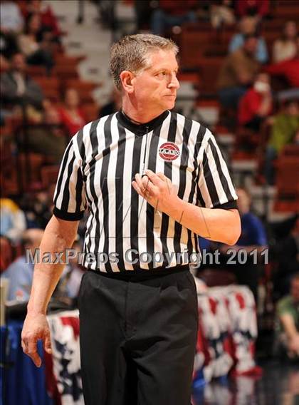 Thumbnail 3 in Classical Magnet vs Valley Regional (CIAC Class S Final) photogallery.