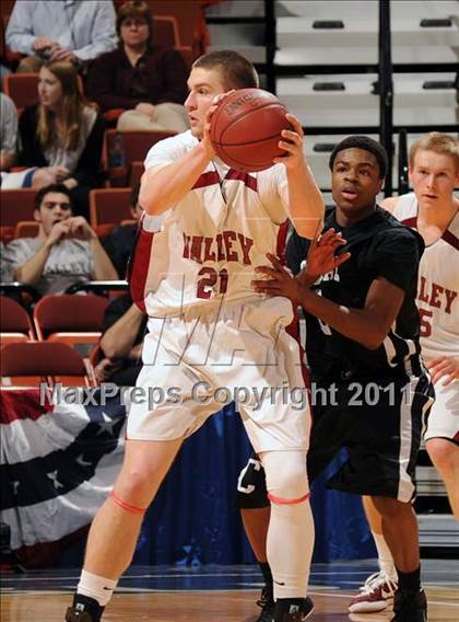 Thumbnail 2 in Classical Magnet vs Valley Regional (CIAC Class S Final) photogallery.