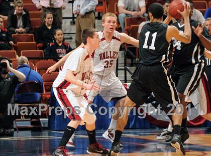 Thumbnail 2 in Classical Magnet vs Valley Regional (CIAC Class S Final) photogallery.
