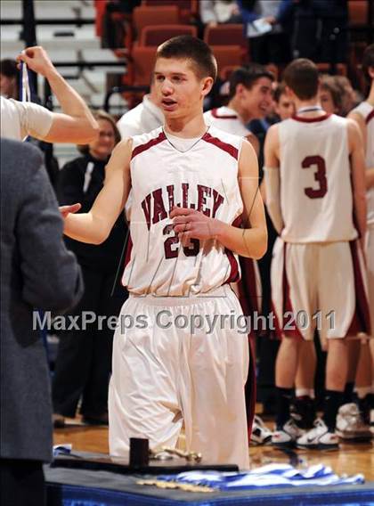 Thumbnail 1 in Classical Magnet vs Valley Regional (CIAC Class S Final) photogallery.