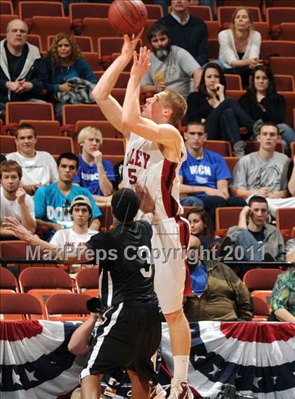 Thumbnail 2 in Classical Magnet vs Valley Regional (CIAC Class S Final) photogallery.