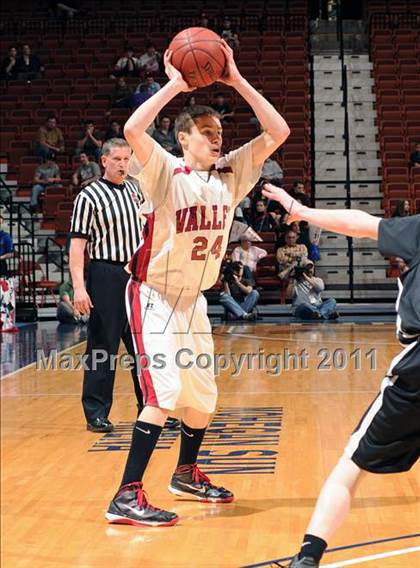 Thumbnail 2 in Classical Magnet vs Valley Regional (CIAC Class S Final) photogallery.
