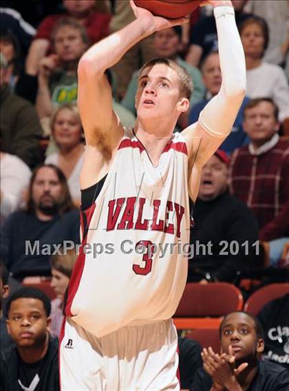 Thumbnail 3 in Classical Magnet vs Valley Regional (CIAC Class S Final) photogallery.