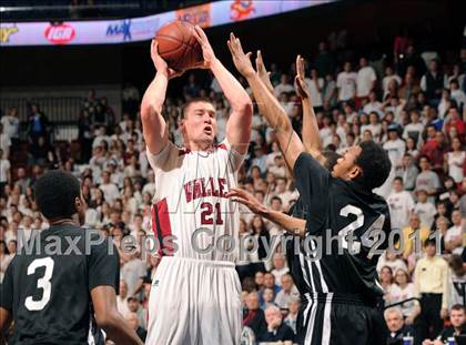 Thumbnail 2 in Classical Magnet vs Valley Regional (CIAC Class S Final) photogallery.