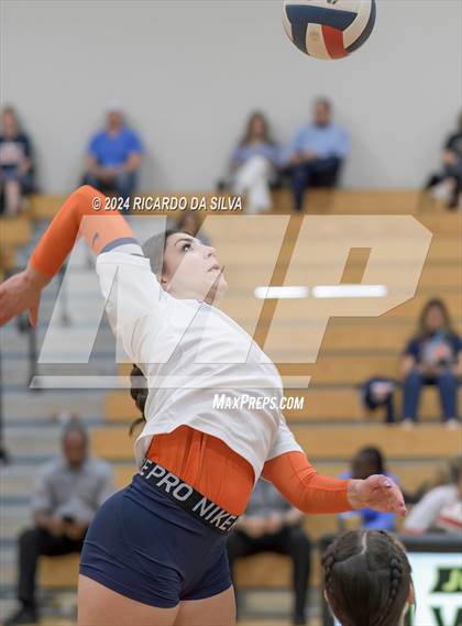 Thumbnail 3 in Jordan vs Seven Lakes photogallery.