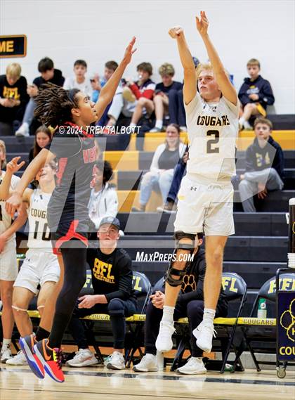 Thumbnail 3 in Vertus @ Honeoye Falls-Lima photogallery.