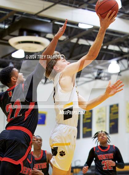 Thumbnail 2 in Vertus @ Honeoye Falls-Lima photogallery.