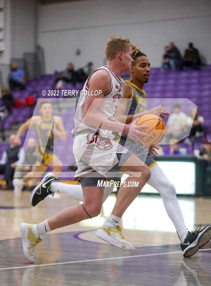 Thumbnail 1 in Roy vs. Northridge (Riverton Holiday Tournament) photogallery.