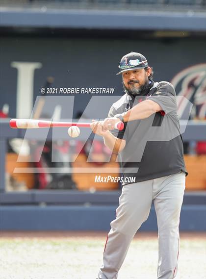 Thumbnail 1 in Mansfield Legacy vs. Birdville (UIL 5A Quarterfinals) photogallery.