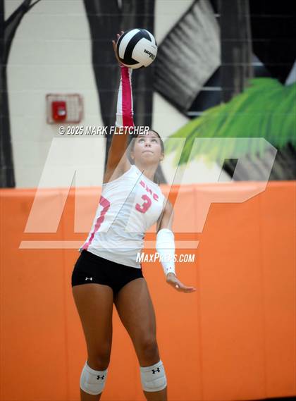 Thumbnail 2 in Bishop Moore @ Oviedo photogallery.