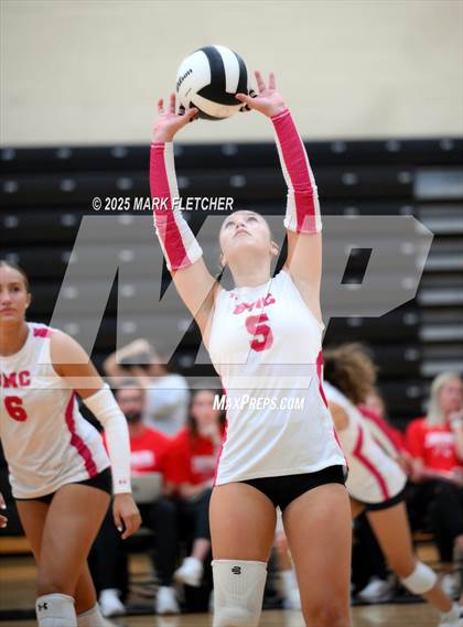 Thumbnail 2 in Bishop Moore @ Oviedo photogallery.