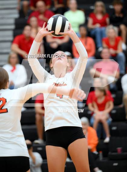 Thumbnail 3 in Bishop Moore @ Oviedo photogallery.