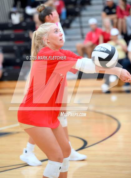 Thumbnail 2 in Bishop Moore @ Oviedo photogallery.