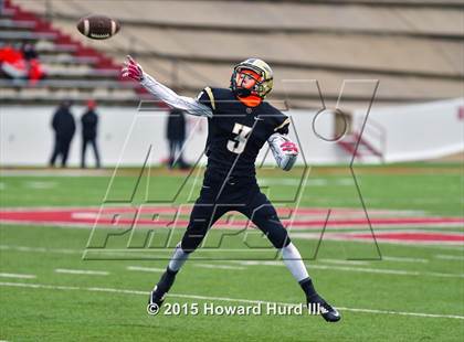 Thumbnail 1 in Quanah vs. Seagraves (UIL 2A Regional) photogallery.