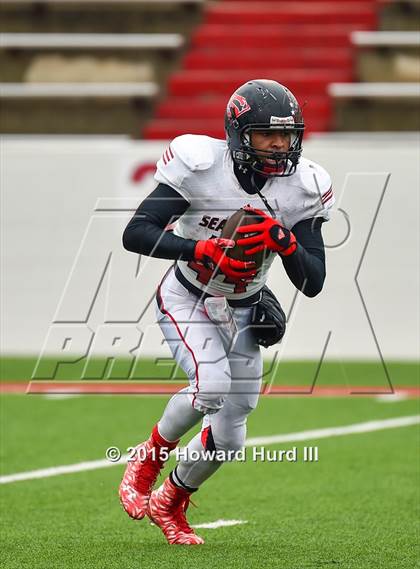 Thumbnail 1 in Quanah vs. Seagraves (UIL 2A Regional) photogallery.