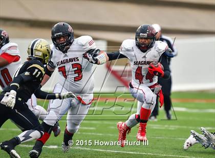 Thumbnail 2 in Quanah vs. Seagraves (UIL 2A Regional) photogallery.