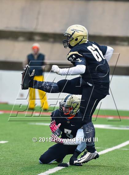 Thumbnail 2 in Quanah vs. Seagraves (UIL 2A Regional) photogallery.