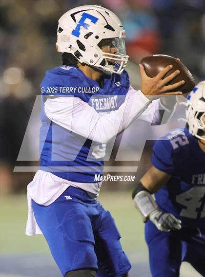 Thumbnail 2 in Roy @ Fremont photogallery.