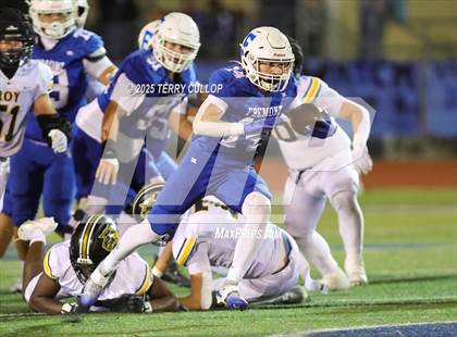 Thumbnail 1 in Roy @ Fremont photogallery.