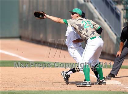 Thumbnail 3 in Rider vs. Brenham (UIL 4A State Semifinal) photogallery.