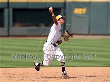 Thumbnail 2 in Rider vs. Brenham (UIL 4A State Semifinal) photogallery.