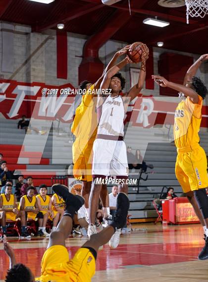 Thumbnail 3 in El Camino vs Point Loma (Lions Club Classic) photogallery.