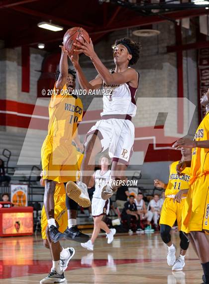 Thumbnail 2 in El Camino vs Point Loma (Lions Club Classic) photogallery.
