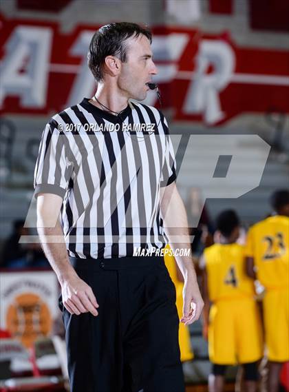 Thumbnail 2 in El Camino vs Point Loma (Lions Club Classic) photogallery.
