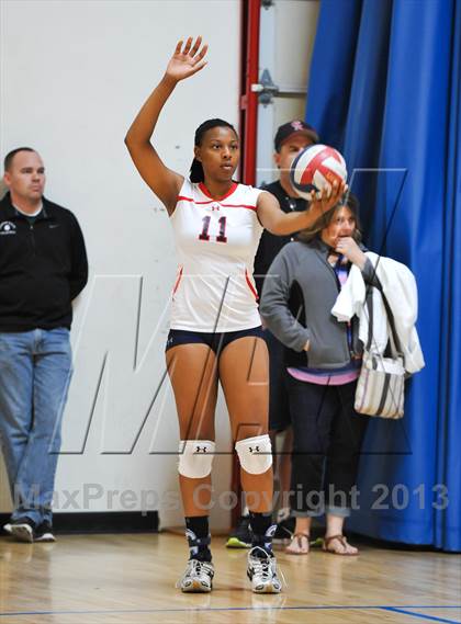 Thumbnail 1 in La Salle vs. O'Connor (Nike Tournament of Champions) photogallery.