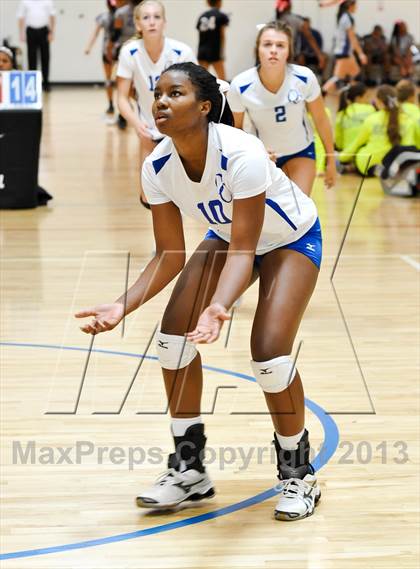 Thumbnail 3 in La Salle vs. O'Connor (Nike Tournament of Champions) photogallery.